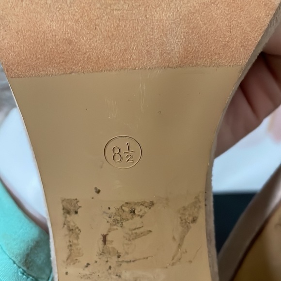 •𝙲𝚄𝚃𝙴 𝙷𝙴𝙴𝙻𝚂 - Picture 6 of 7